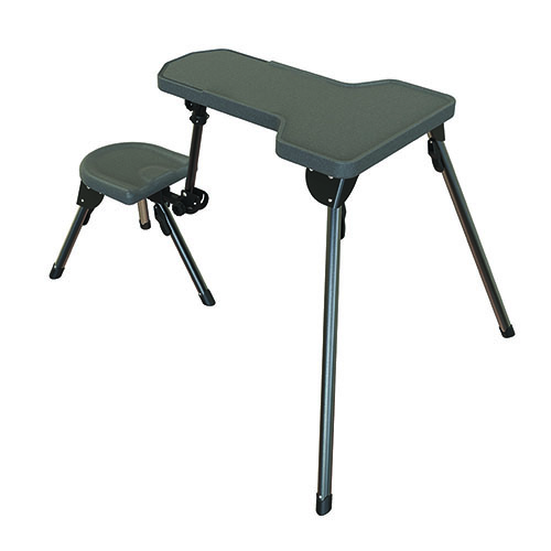 Caldwell Stable Table Lite to lekki i trwały stół strzelecki, łatwy w ustawieniu, z regulowanym siedziskiem i odporny na warunki atmosferyczne.