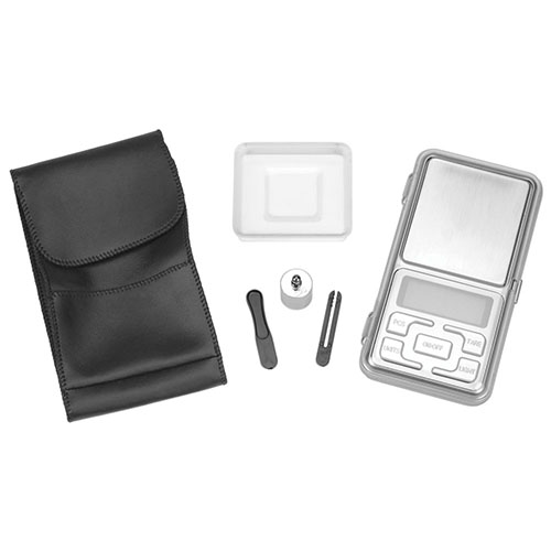 Frankford Arsenal DS-750 to precyzyjna waga elektroniczna, która umożliwia łatwe pomiary proszku, pocisków i nabojów, z prostą obsługą i akcesoriami w zestawie.