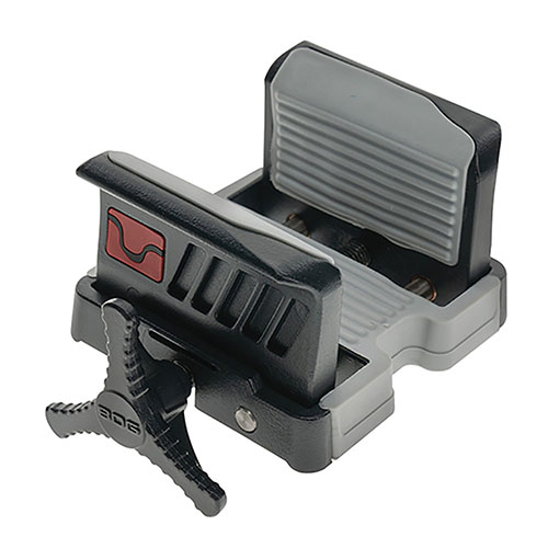 DeathGrip™ UltraLite to uniwersalny uchwyt, idealny do sportowych karabinów i nowoczesnych karabinów z quad-rail, montujący się na dowolnym podzię z gwintem 1/4-20 lub 3/8-16.