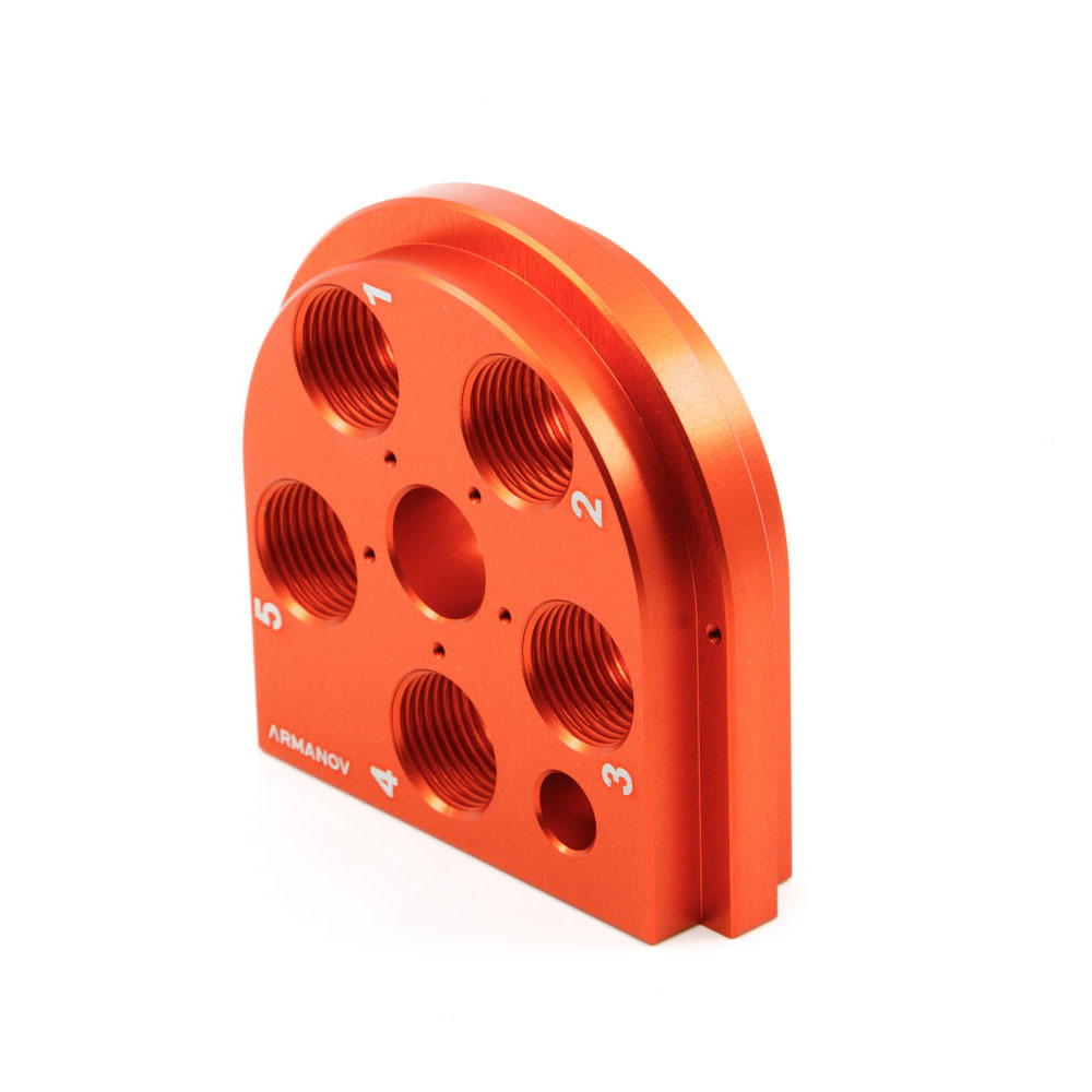 Toolhead ARMANOV Dillon 650 zapewnia zerowy luz, swobodne unoszenie się narzędzi i precyzyjne centrowanie, co przekłada się na lepszą jakość amunicji.