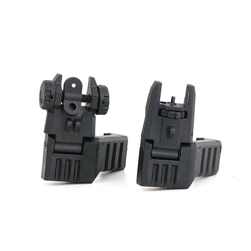 Offset AR-15 Flip-Up Sight Set oferuje wszechstronność w różnych sytuacjach taktycznych, z regulacją wysokości i wiatru, idealny do CQB i precyzyjnego celowania.