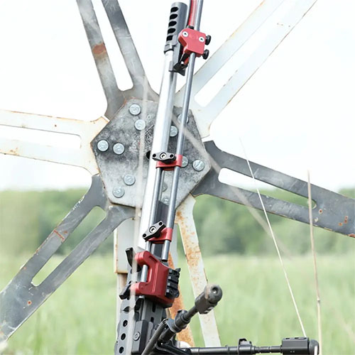 Ciesz się precyzją MagnetoSpeed V3 z montażem Gray Ops, który eliminuje wibracje lufy, umożliwiając dokładne pomiary prędkości bez wpływu na celność.