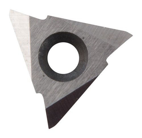 Wkładki ze stali szybkotnącej AISI T-15 idealnie sprawdzają się przy niskich prędkościach skrawania, zapewniając doskonałe wykończenie i odporność na łamanie.