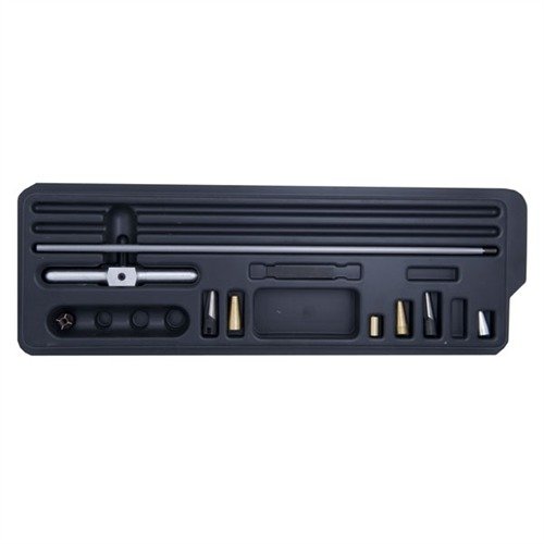 .32 INTERMEDIATE CHAMFERING KIT zapewnia precyzyjne, bezdrganiowe wykończenie, eliminując nagromadzenie zanieczyszczeń, a dodatkowy 90° Facing Cutter zwiększa wszechstronność.