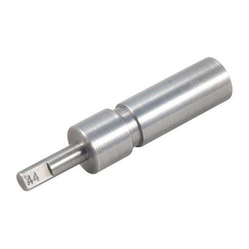 Stalowy pilot z utwardzonej stali zapewnia precyzyjne centrowanie narzędzi do frezowania i fazowania, odporność na zużycie przez długie lata użytkowania.