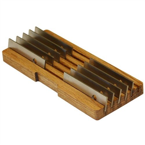 Zestaw 1911 SLIDE FITTING BARS precyzyjnie usuwa luz w suwadłach 1911 Auto, oferując 10 stalowych prętów do profesjonalnego dopasowania i trwałego efektu.