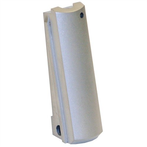 Płaska obudowa sprężyny głównej 1911 łączy styl i funkcjonalność, oferując różnorodne wzory chwytu oraz możliwość personalizacji przez grawerowanie.