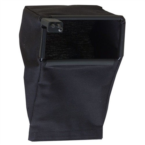 Zbieracz łusek AR-15/M16 BRASS-SAVR umożliwia łatwe zbieranie 70 łusek .223 bez schylania się, wykonany z materiału cotton-poly i stalowej ramy.