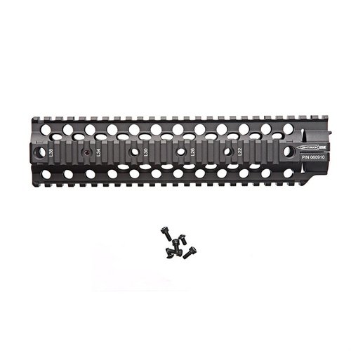 System C4 Rail od Centurion Arms to lekka, wytrzymała osłona z aluminium, która łatwo montuje się bez demontażu celownika i urządzenia wylotowego.