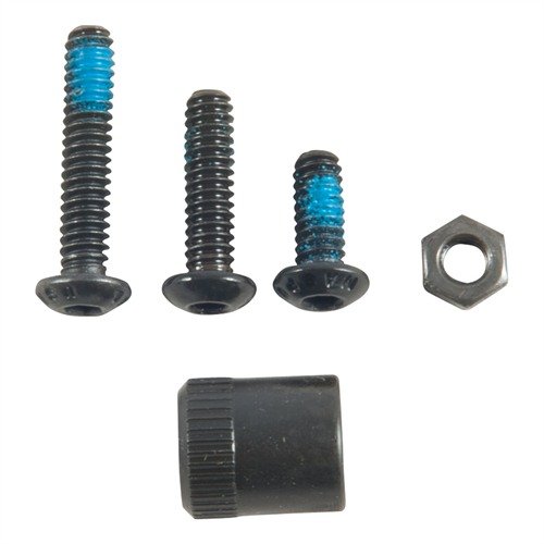 Zestaw mocowania sling Magpul TYPE 1 umożliwia łatwy montaż na kolbach MOE i SGA, wykonany z wytrzymałej stali, idealny do QD Sling Swivels.