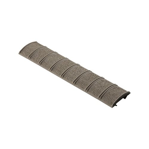 Pokrywa Picatinny AR-15 MAGPUL poprawia chwyt, chroni ręce przed ostrymi krawędziami i zabezpiecza szyny przed uszkodzeniami, idealna do taktycznych operacji.