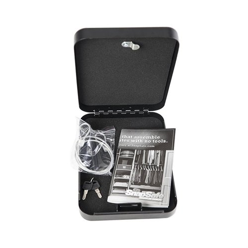 Snap Safe Lock Box zapewnia bezpieczne przechowywanie broni i cennych przedmiotów. Wykonany ze stali, z grubą pianką i stalową linką 16 gauge.