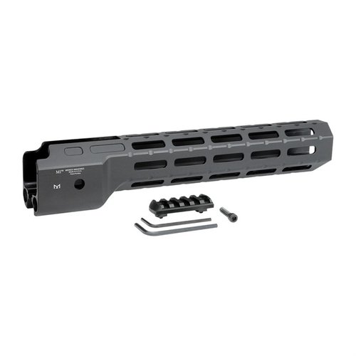 RUGER® PC9® Combat Rail M-LOK to lekki, aluminiowy handguard z 8 slotami M-LOK i 3 gniazdami QD, umożliwiający łatwe dodawanie akcesoriów do karabinu.