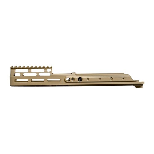 SCAR MREX MARK II M-LOK HANDGUARDS oferują solidną konstrukcję z 6061-T6 Aluminium, wiele slotów M-LOK oraz możliwość montażu laserów i świateł.