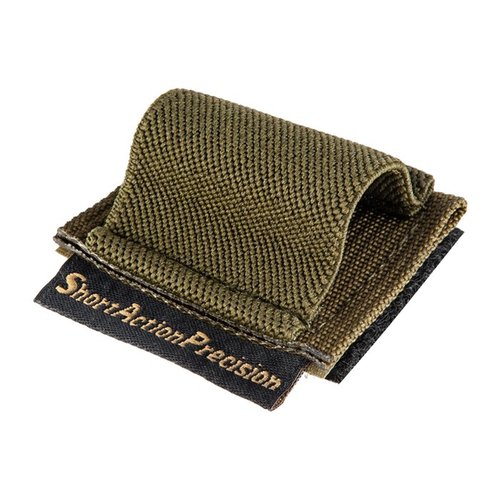 Ułatw sobie dostęp do magazynków .22 dzięki uchwytowi Short Action Precision, który przymocujesz do swojej broni za pomocą rzepu, idealny dla strzelców.