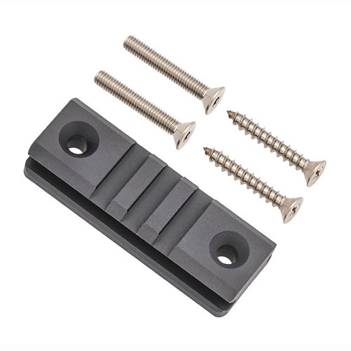 Uchwyt Picatinny Accu-Tac wykonany z anodowanego aluminium 6061, idealny do bipodów, z łatwym montażem na różnych typach osadzeń.