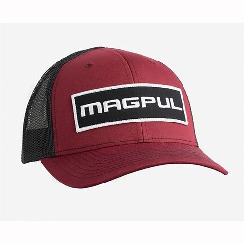 Czapka MAGPUL WORDMARK PATCH TRUCKER łączy klasyczny styl, wygodę i trwałość dzięki siateczkowemu tyłowi, regulacji oraz haftowanej naszywce.