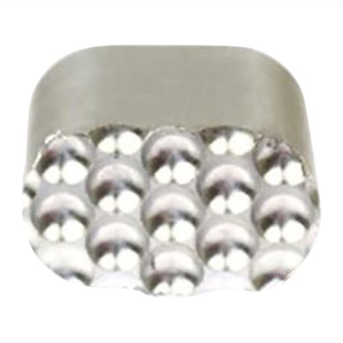 Ultra Grip Extended Magazine Release zapewnia szybkie zmiany magazynków, eliminując ryzyko przypadkowego zwolnienia dzięki zwiększonej wysokości i teksturze.