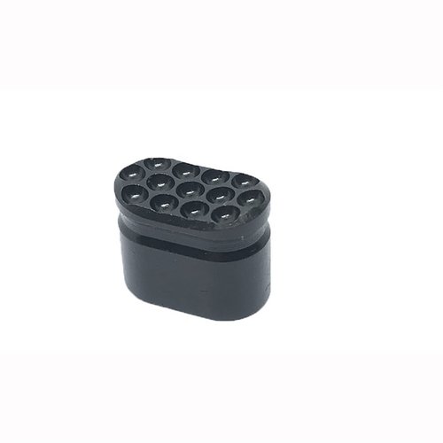 .308 Enhanced Magazine Release z ergonomicznym, zakrzywionym przyciskiem i ciągłymi nacięciami, ułatwia użycie i zapewnia pewny chwyt w każdych warunkach.