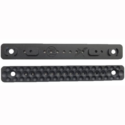 G10 DIMPLED RAIL COVER M-LOK oferuje doskonałą przyczepność z każdej strony, dostępny w dwóch długościach, wykonany z G10, idealny do rękojeści.