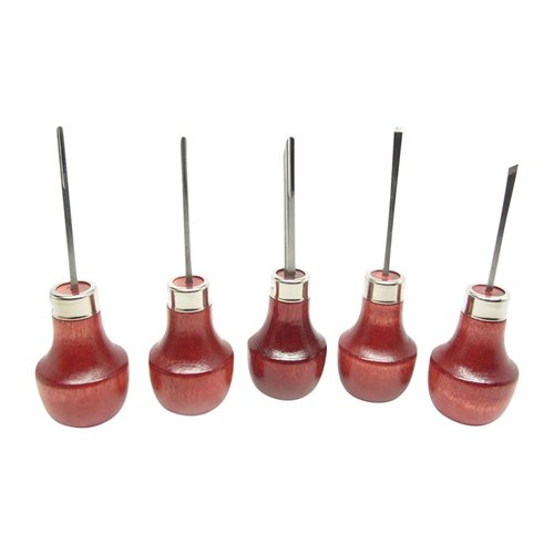 Zestaw narzędzi do rzeźbienia U.J. Ramelson to 5 precyzyjnych narzędzi o drewnianych uchwytach, idealnych do skomplikowanych projektów rzeźbiarskich.