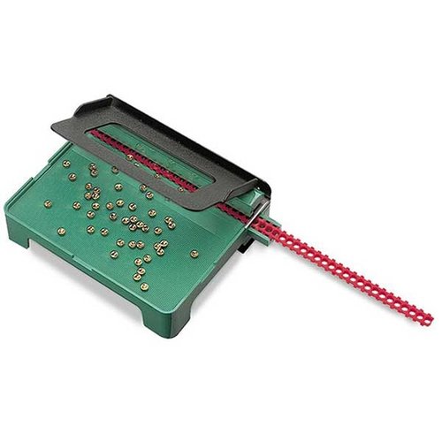 APS STRIP LOADER od RCBS umożliwia szybkie napełnianie pasków primerów, w prosty sposób wprowadza 25 primerów na raz, co przyspiesza proces ładowania.