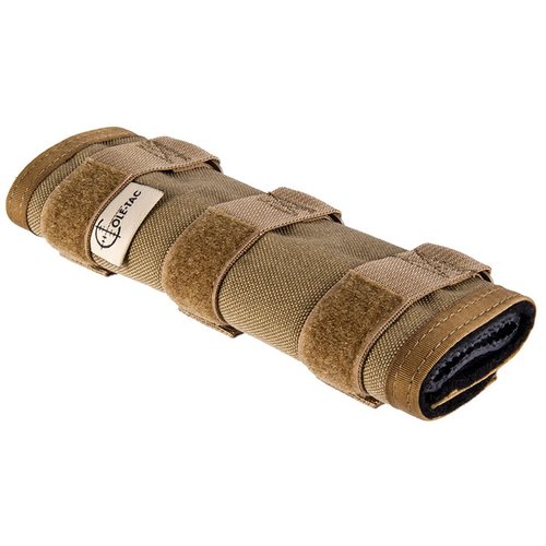 Pokrowiec HTP od Cole-Tac wytrzymuje temperatury do 3000°F, jest odporny na wodę i ogień, a jego unikalne paski BOA zapewniają stabilność podczas strzelania.