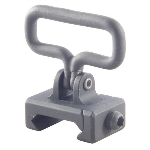 Niski profil, aluminiowy adapter SLING THING umożliwia wygodne noszenie broni oraz szybkie przejście do pozycji strzeleckiej, mocując się na szynie Picatinny.