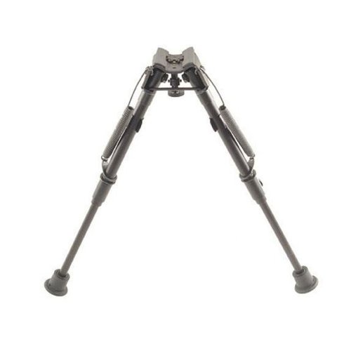 Mocowanie 1A2-L BIPOD SLING SWIVEL MOUNT zapewnia stabilność i precyzję, z regulowanymi nogami i solidną podstawą, idealne do strzelania z broni jednolufowej.