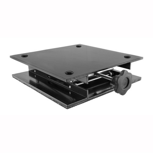 Lyman Bag Jack umożliwia łatwe podnoszenie platformy strzeleckiej, zapewniając stabilność i komfort, a jego składana konstrukcja ułatwia transport i przechowywanie.