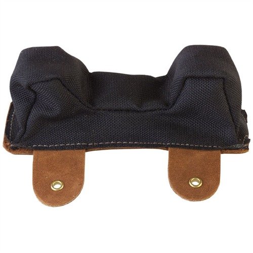 Eleganckie torby na stół z gładkiej skóry, które umożliwiają swobodne przesuwanie się broni podczas odrzutu, idealne dla strzelców z dużymi ramionami.