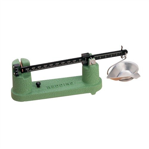 Waga Redding No. 2 Master oferuje pojemność 505 grainów, system dwóch przeciwwag, szybkie pomiary dzięki magnetycznie tłumionej belce oraz dożywotnią gwarancję.