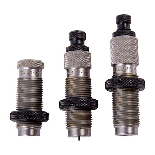 Zestaw TYPE S BUSHING NECK DIE SET umożliwia precyzyjne kontrolowanie rozmiaru i napięcia szyjki łuski, idealny dla każdego reloadersa.