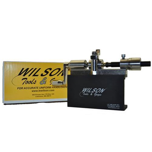 .50 BMG Microstop Case Trimmer Kit L.E. Wilson zapewnia precyzyjne przycinanie łusek, obsługując przypadki od 6mm do .50 BMG z wyjątkową dokładnością.