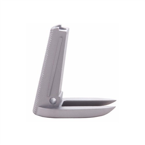 Mainspring Housing z magwellem Slim Line oferuje szersze otwarcie do szybkich wymian magazynków oraz dopasowane boki do cienkich gripów, z wykończeniem 20 lpi.