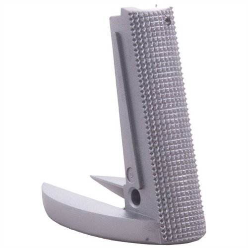 Jednoczęściowe mag well i housing sprężyny głównej zwiększają otwór o 100%, co ułatwia ładowanie magazynków i poprawia kontrolę odrzutu.