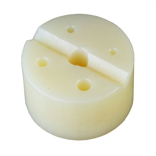 Nylonowy blok warsztatowy Brownells jest lekki, nie rysuje powierzchni broni i idealnie nadaje się do pracy z okrągłymi i płaskimi elementami.