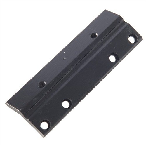 Baza boczna #1 WEAVER zapewnia dodatkowe miejsce na uchwyty zamka, ułatwia ładowanie i wyrzucanie oraz pasuje do różnych modeli broni.