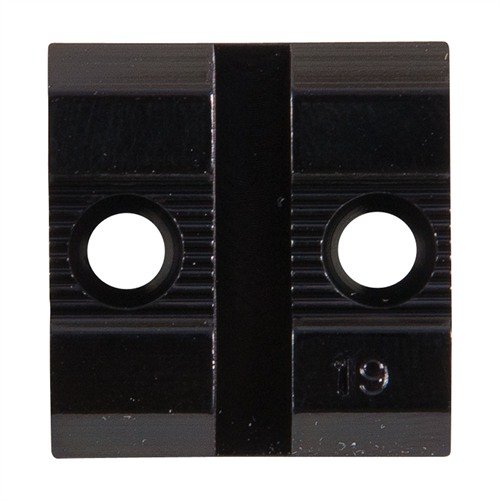 Lekki aluminiowy montaż pasuje do nowoczesnych i starszych karabinów, strzelb oraz pistoletów długozasięgowych. Zamów przedni i tylny montaż.