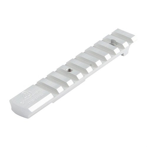 Precyzyjnie wykonany montaż celownika TAURUS TRACKER z aluminium, akceptujący pierścienie typu Weaver, zapewnia stabilne mocowanie i nie wymaga wiercenia.